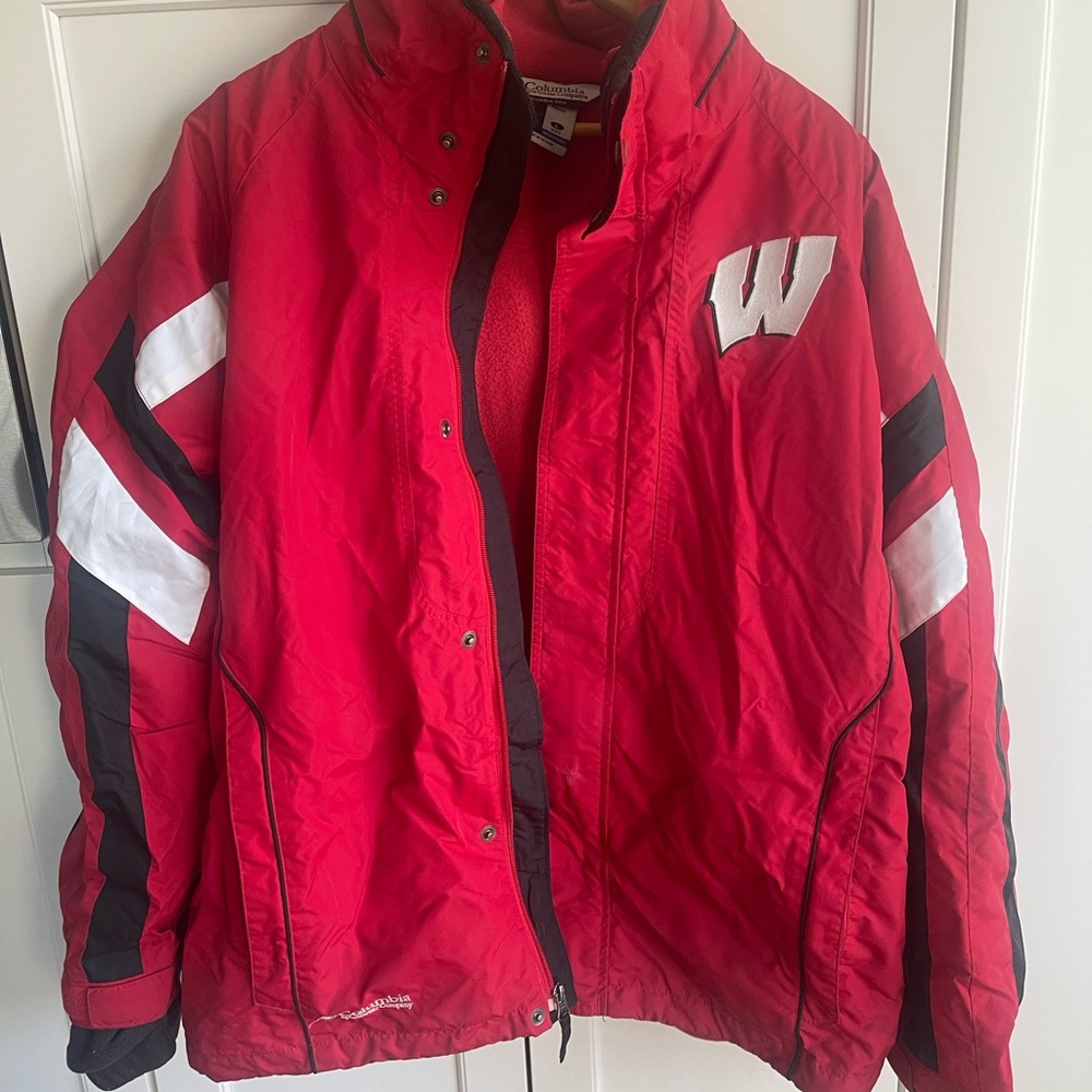 Wisconsin Badgers, Red Jacket with White and Black details